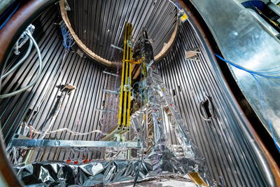 Final configuration in chamber prior to door closing & Hot Soak; Solar Array engineering test unit Wing Pop and Catch Thermal Vacuum Test. Credit: NASA