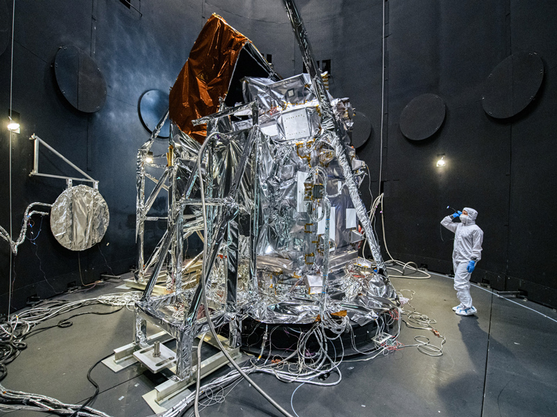 Observatory integration and test: Walkdown Observatory Space Environment Simulator Chamber and Ground Support Equipment Racks Prior to Chamber Closing. Quick overall photo of observatory and setup during prep and walkdown. Credit: NASA