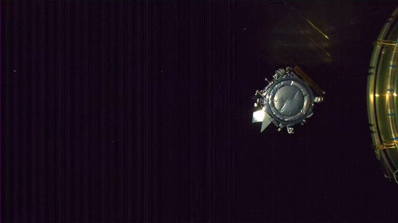 spacecraft separates from Falcon 9