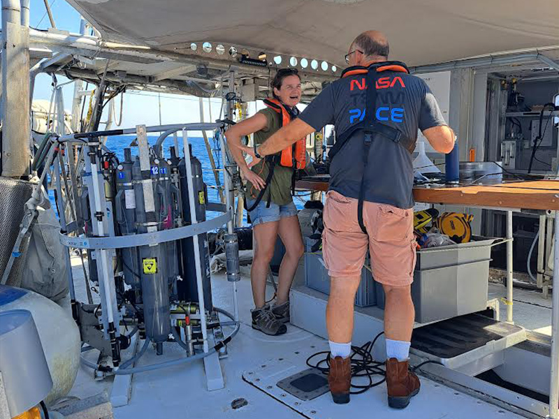 Alison Chase and Vittorio Brando (CNR-ISMAR) discussion